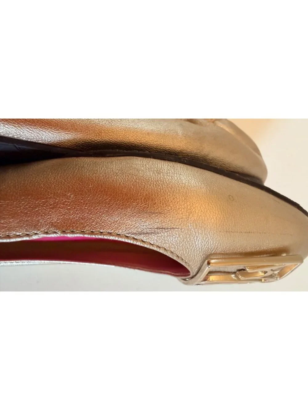 Lilly Pulitzer Gold Ballet Flats With Logo Emblem Size 7.5M Leather Upper